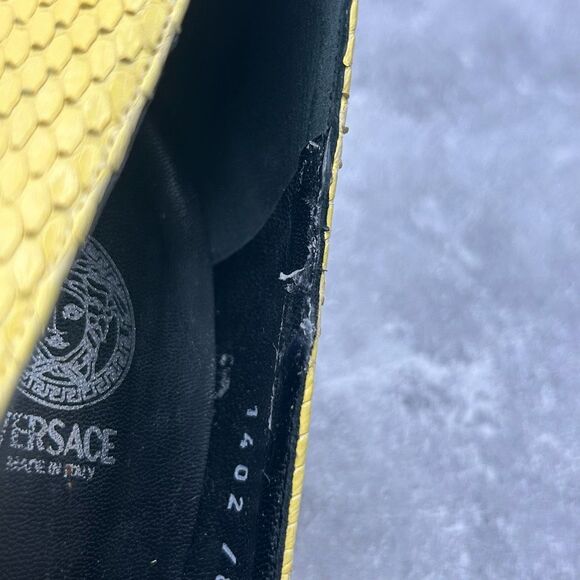 Vintage Versace Classic Python Chain Yellow Leather Pumps Size 37 Pointed Toe Hi - Picture 15 of 16